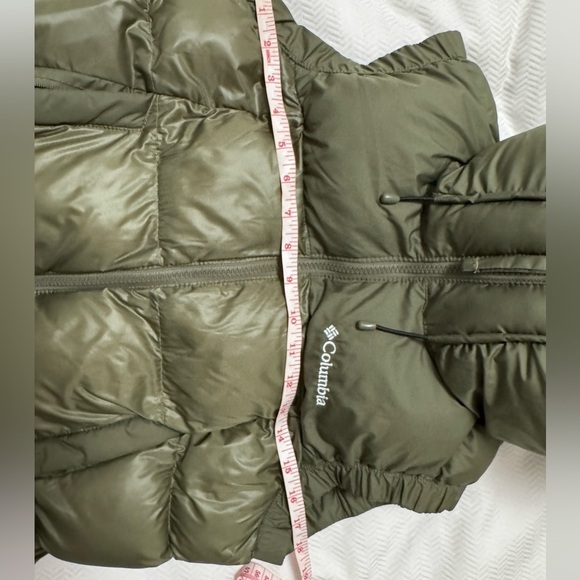 COLUMBIA Women’s Pike Lake Insulated Vest with Hoodie in Green - Picture 12 of 12